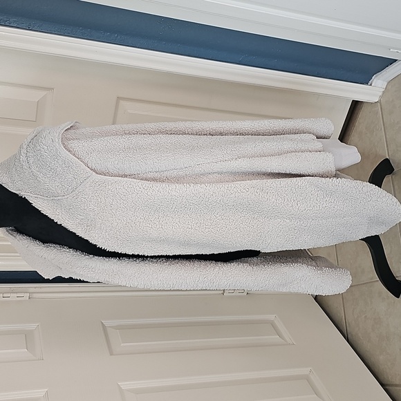 New Chicgal Fuzzy Hooded Open Front Sherpa Jacket Coat W Pockets 2XL Oatmeal - Picture 14 of 14